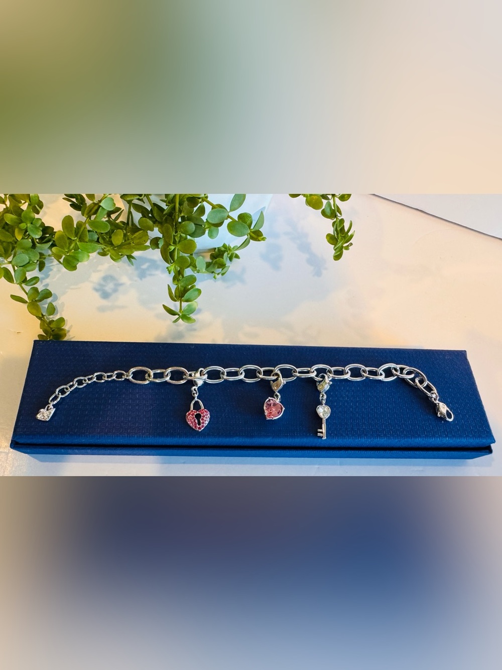 Authentic Retired Swarovski Amoretta Heart Key & Lock Bracelet 8 1/4”